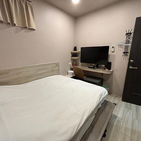 New Taipei City 晶晶輕旅民宿 מראה חיצוני תמונה