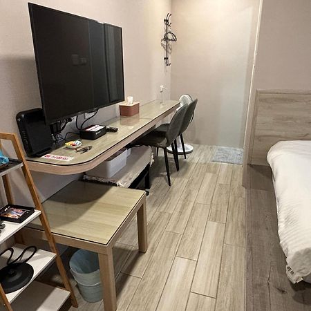 New Taipei City 晶晶輕旅民宿 מראה חיצוני תמונה