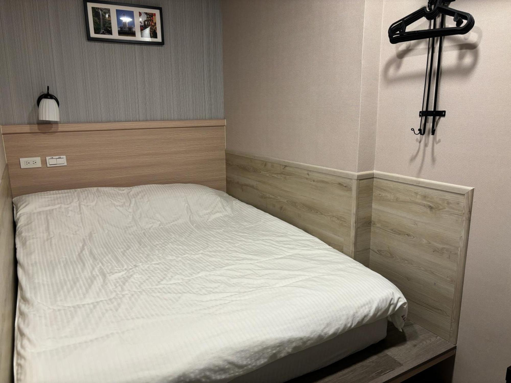 New Taipei City 晶晶輕旅民宿 מראה חיצוני תמונה